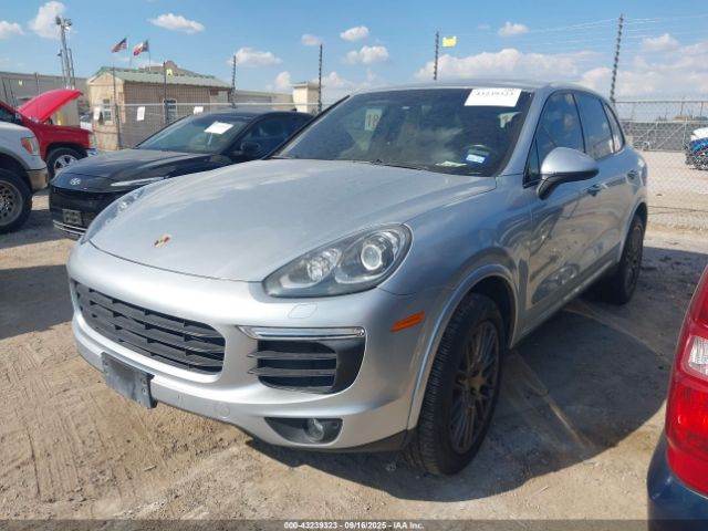 2017 PORSCHE CAYENNE WP1AA2A22HKA82454 Photo 1