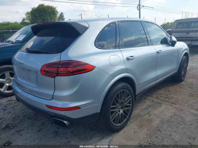 2017 PORSCHE CAYENNE WP1AA2A22HKA82454 Photo 3