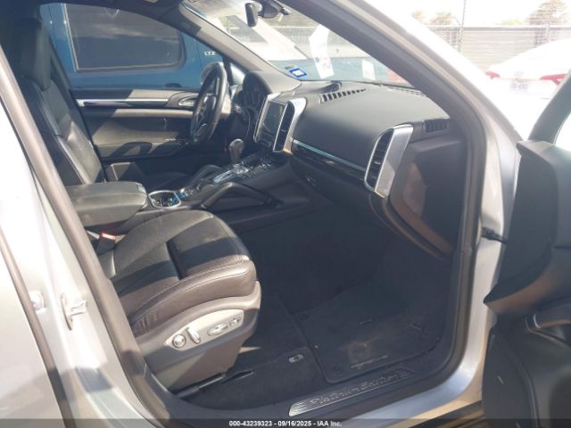 2017 PORSCHE CAYENNE WP1AA2A22HKA82454 Photo 4