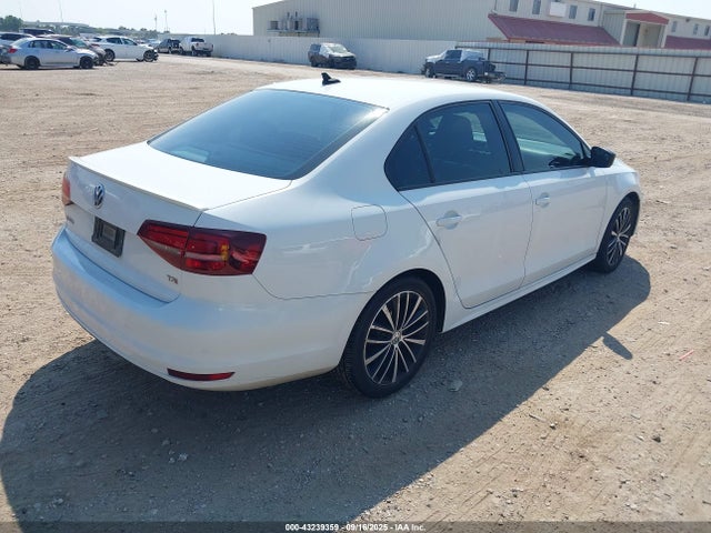 3VWD17AJ5GM394887 Volkswagen 1.8t