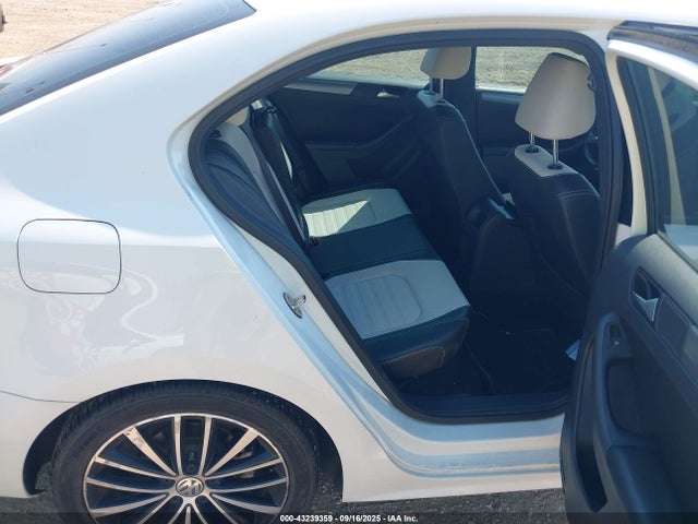 3VWD17AJ5GM394887 Volkswagen 1.8t