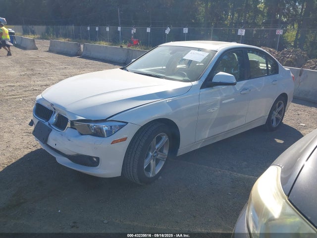 BMW 2015 2015 WBA3B3G53FNT18150 Image 2