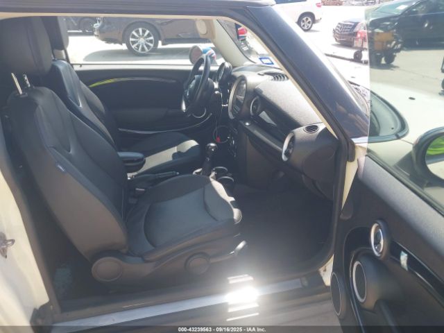 2012 MINI COOPER CLUBMAN WMWZF3C51CT190356 Photo 4