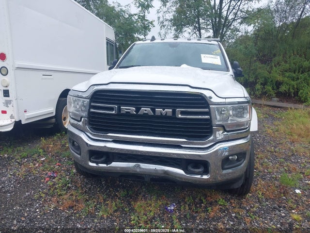 43239601 :رقم المزاد ، 3C7WRMDLXMG517421 vin ، 2021 Ram 5500 Chassis Tradesman/slt مزاد بيع