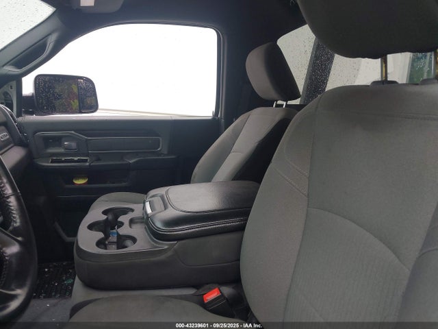 43239601 :رقم المزاد ، 3C7WRMDLXMG517421 vin ، 2021 Ram 5500 Chassis Tradesman/slt مزاد بيع