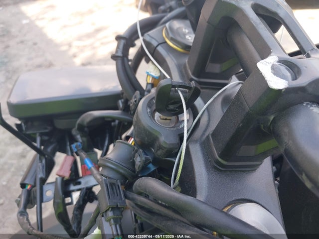 JH2SC8615SK000198 Honda Sc86e-5000001