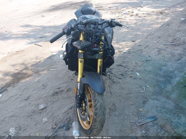 JH2SC8615SK000198 Honda Sc86e-5000001