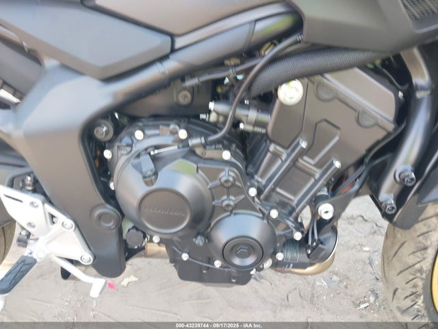JH2SC8615SK000198 Honda Sc86e-5000001