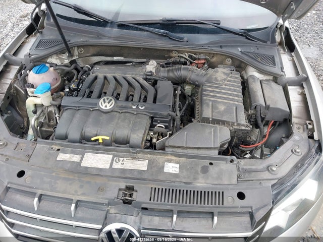 Volkswagen Passat 2014 1VWBM7A34EC096667 Image 10
