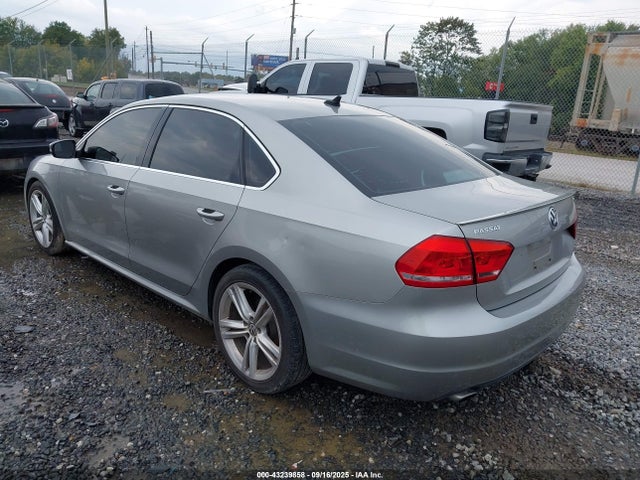 Volkswagen Passat 2014 1VWBM7A34EC096667 Image 3
