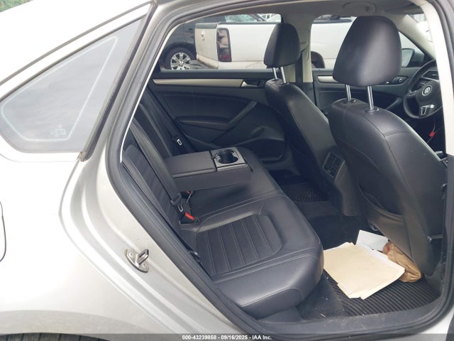 Volkswagen Passat 2014 1VWBM7A34EC096667 Image 8