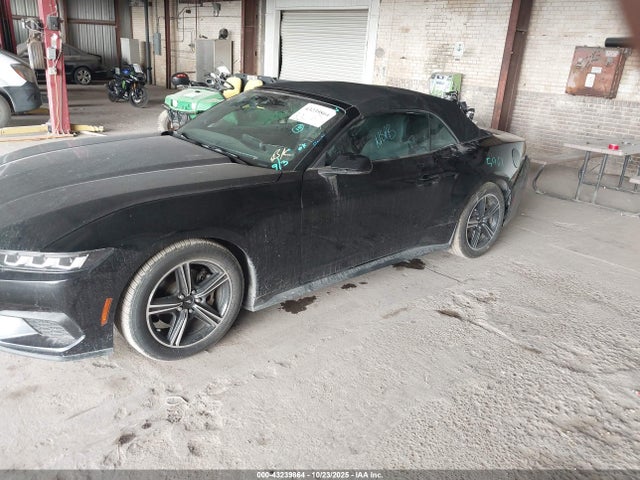 1FAGP8UH0R5105961 Ford 4v