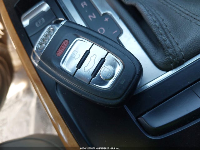 2010 AUDI A5 WAUCFAFH8AN016043 Photo 10