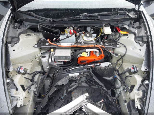 2025 TESLA MODEL 3 5YJ3E1EBXSF941572 Photo 9