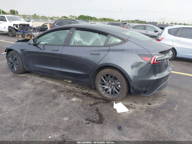 2025 TESLA MODEL 3 5YJ3E1EBXSF941572 Photo 2