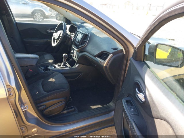 1C4PJLAB6GW336773 Jeep Cherokee
