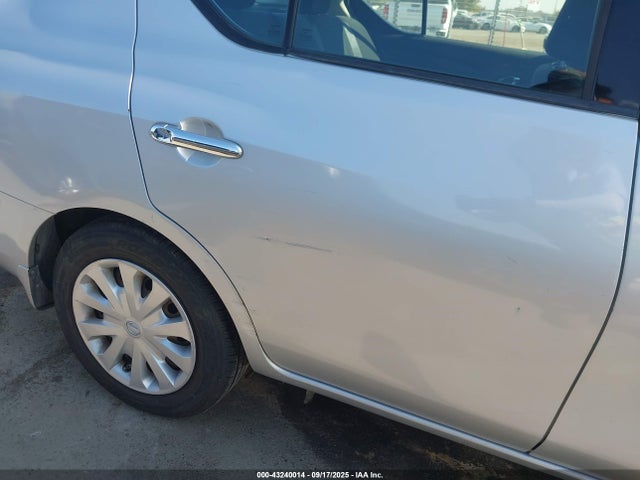 3N1CN7AP4EL822705 Nissan 2014