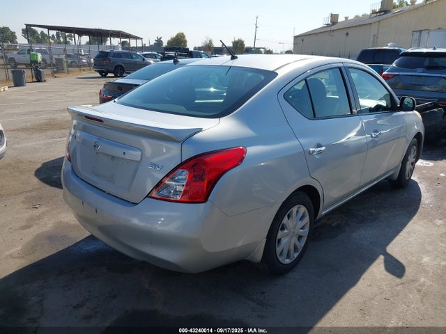 3N1CN7AP4EL822705 Nissan 2014