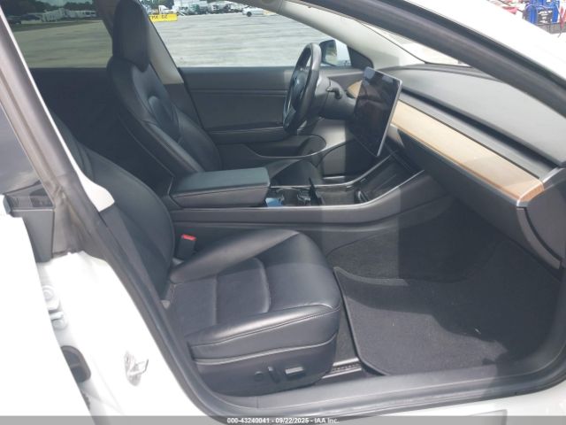 2019 TESLA MODEL 3 5YJ3E1EA3KF401701 Photo 4
