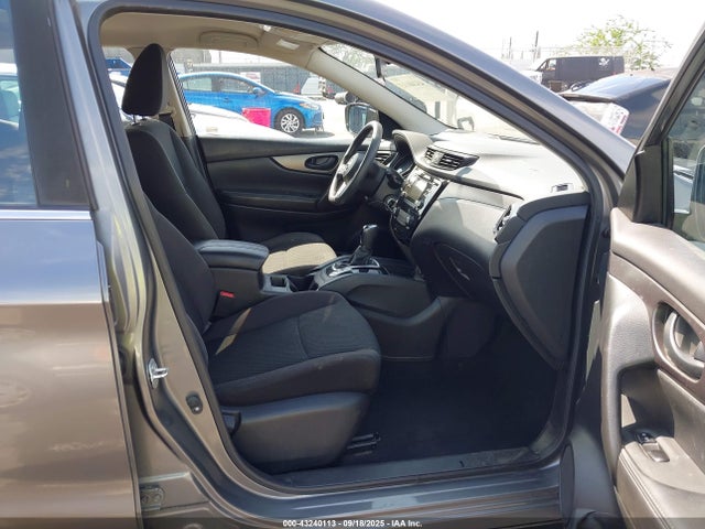 JN1BJ1CP3HW034031 Nissan ROGUE SPORT