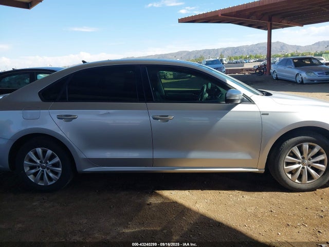 Volkswagen Passat 2015 1VWAT7A39FC021611 Image 13