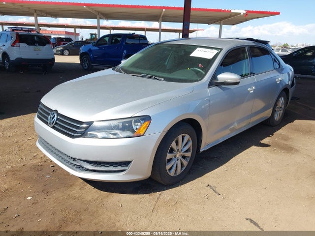 Volkswagen Passat 2015 1VWAT7A39FC021611 Image 2