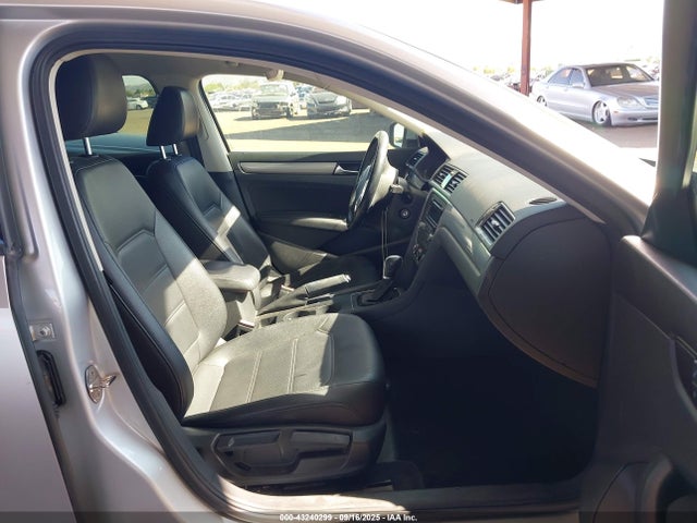 Volkswagen Passat 2015 1VWAT7A39FC021611 Image 5