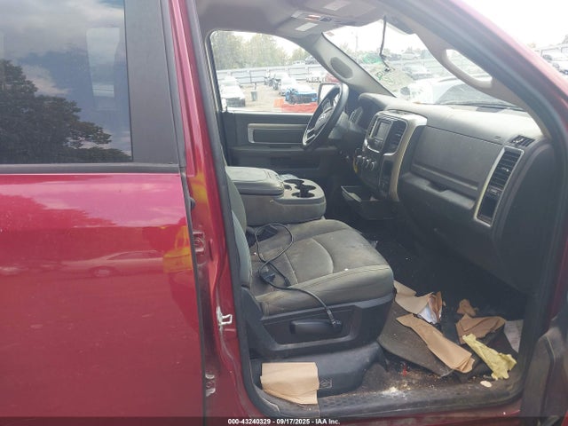 43240329 :رقم المزاد ، 1C6RR6GT4FS561533 vin ، 2015 Ram 1500 مزاد بيع