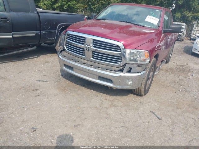 43240329 :رقم المزاد ، 1C6RR6GT4FS561533 vin ، 2015 Ram 1500 مزاد بيع