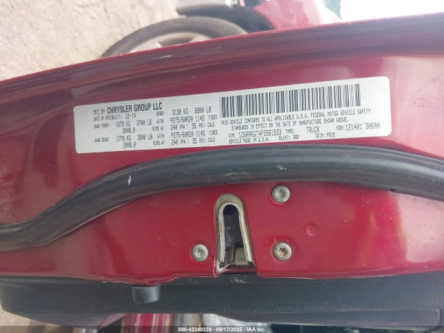 43240329 :رقم المزاد ، 1C6RR6GT4FS561533 vin ، 2015 Ram 1500 مزاد بيع