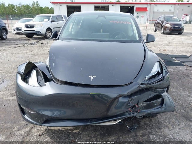 7SAYGAEE2SF218134 Tesla Model Y
