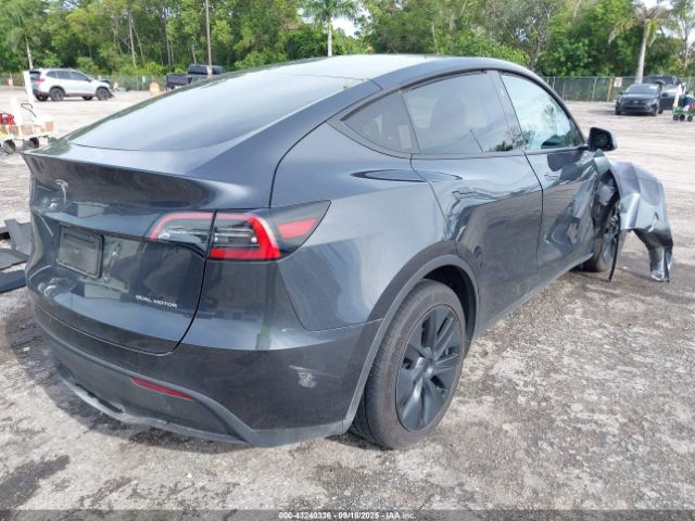 2025 TESLA MODEL Y 7SAYGAEE2SF218134 Photo 3