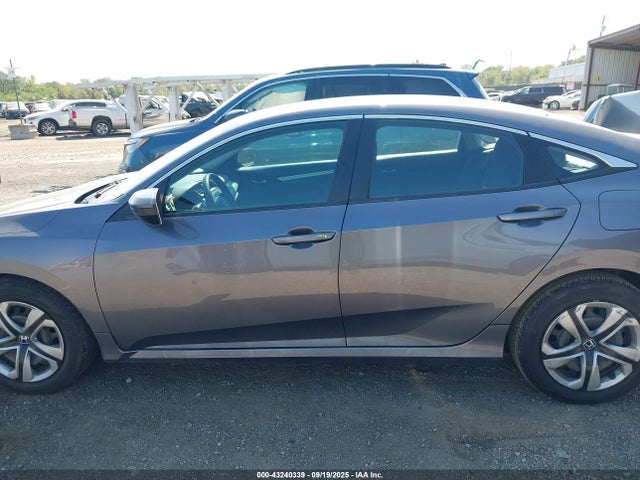 Aukcja sprzedaży 2018 Honda Civic Lx, vin: 19XFC2F56JE022531, numer aukcji: 43240339