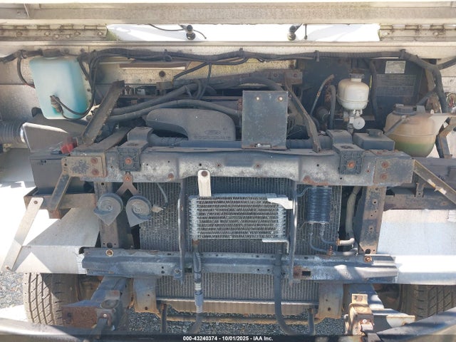 43240374 :رقم المزاد ، 1FC4E4KL2ADA89940 vin ، 2010 Ford E-450 Stripped مزاد بيع