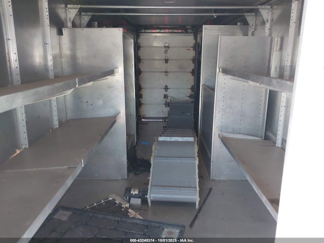 43240374 :رقم المزاد ، 1FC4E4KL2ADA89940 vin ، 2010 Ford E-450 Stripped مزاد بيع
