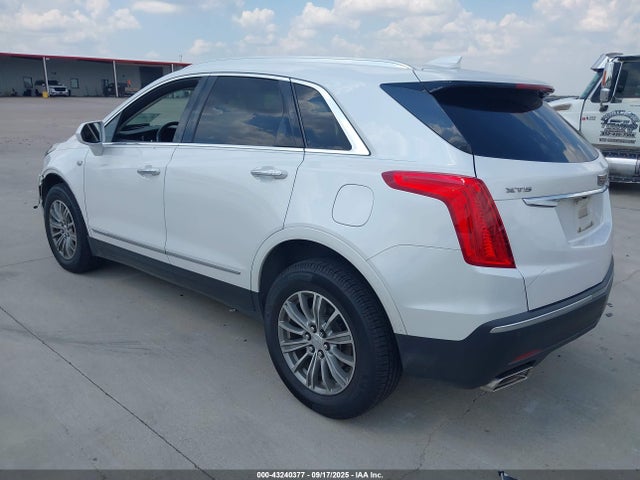 2018 CADILLAC XT5 1GYKNCRS5JZ106502 Photo 2
