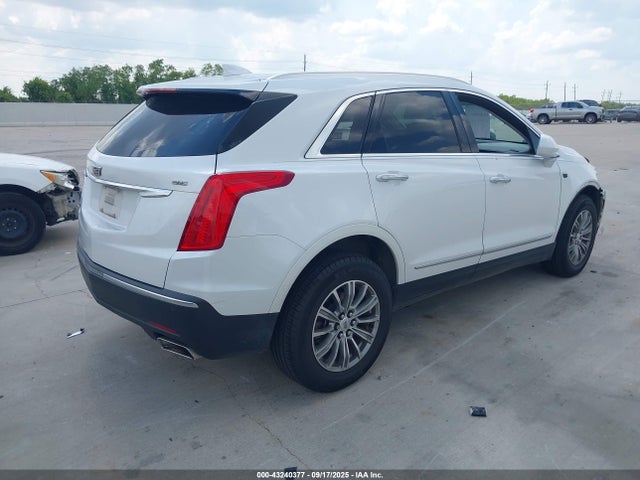 2018 CADILLAC XT5 1GYKNCRS5JZ106502 Photo 3