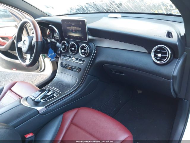 2019 MERCEDES-BENZ GLC 300 COUPE WDC0J4KBXKF655246 Photo 4