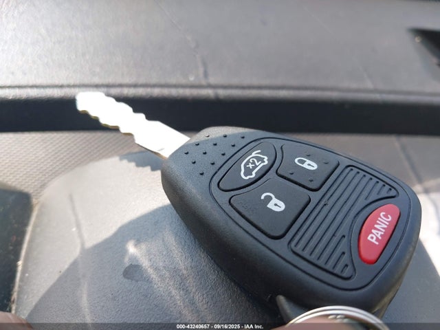 43240657 :رقم المزاد ، 1D4PT4GK6BW605423 vin ، 2011 Dodge Nitro Heat مزاد بيع