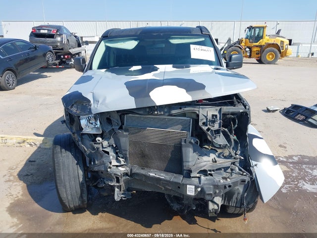 43240657 :رقم المزاد ، 1D4PT4GK6BW605423 vin ، 2011 Dodge Nitro Heat مزاد بيع