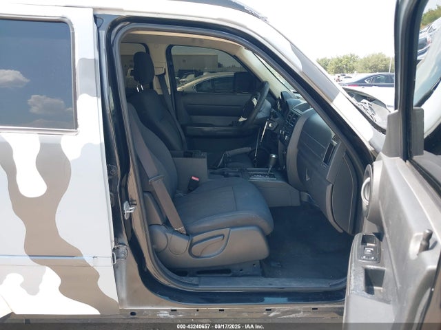 43240657 :رقم المزاد ، 1D4PT4GK6BW605423 vin ، 2011 Dodge Nitro Heat مزاد بيع