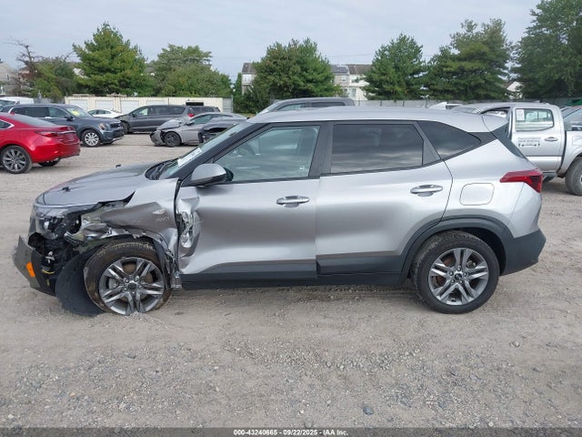 Продажа на аукционе авто 2021 Kia Seltos Lx, vin: KNDEPCAA1M7162517, номер лота: 43240665