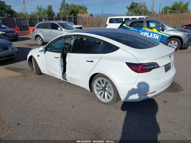 2022 TESLA MODEL 3 5YJ3E1EB3NF132743 Photo 2