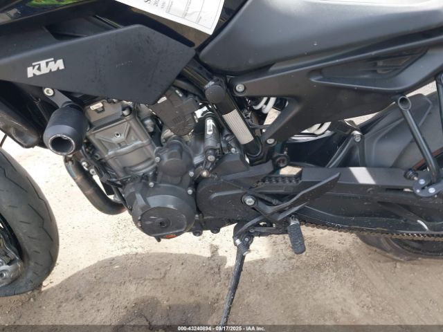 2022 KTM 890 VBKTU9409NM829597 Photo 8