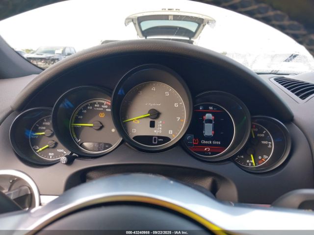 2017 PORSCHE CAYENNE E-HYBRID WP1AE2A29HLA75399 Photo 6