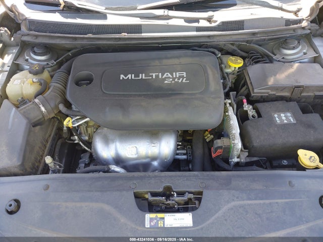 Chrysler 200 Limited 2015 1C3CCCAB6FN638095 Image 10