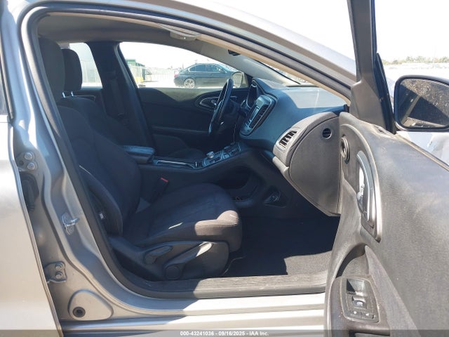 Chrysler 200 Limited 2015 1C3CCCAB6FN638095 Image 5