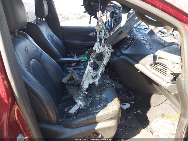 2C4RC1EG3KR588012 Chrysler 2019
