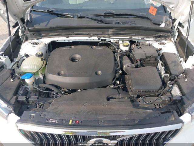 2019 VOLVO XC40 YV4162UL2K2055797 Photo 9