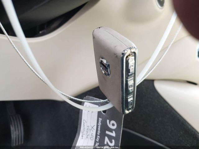 2019 VOLVO XC40 YV4162UL2K2055797 Photo 10